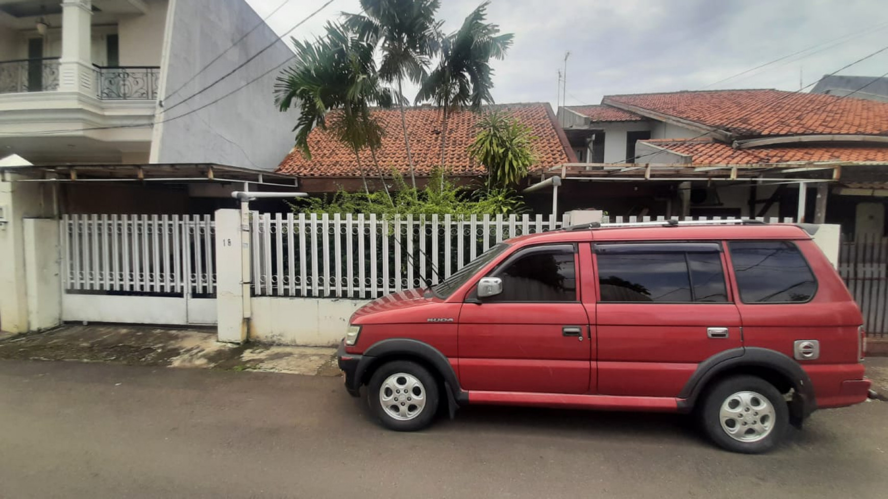 RUMAH DIJUAL JALAN CIPAYUNG KEBAYORAN BARU JAKARTA SELATAN