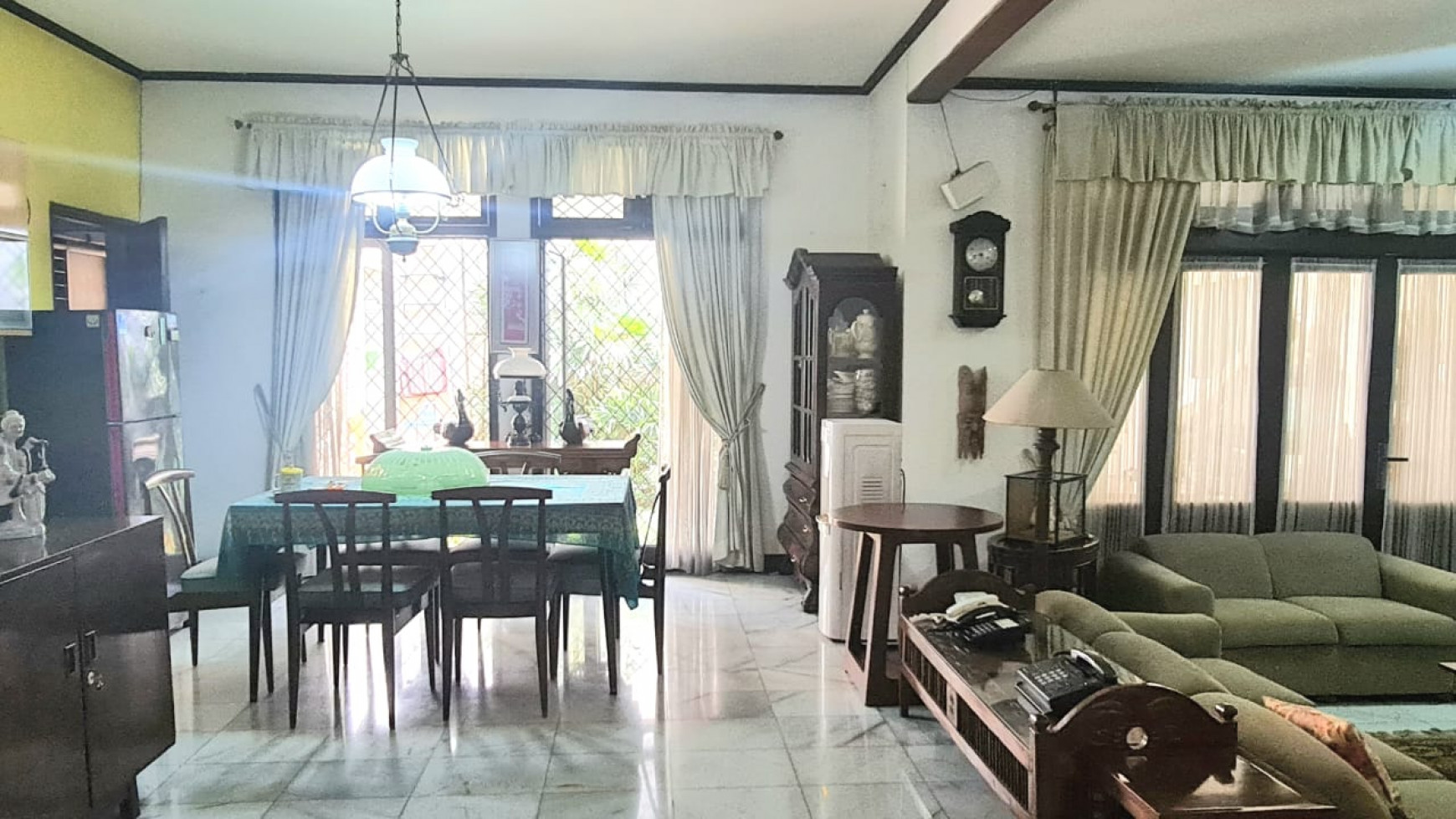 Dijual rumah 2 lantai di lebak bulus 