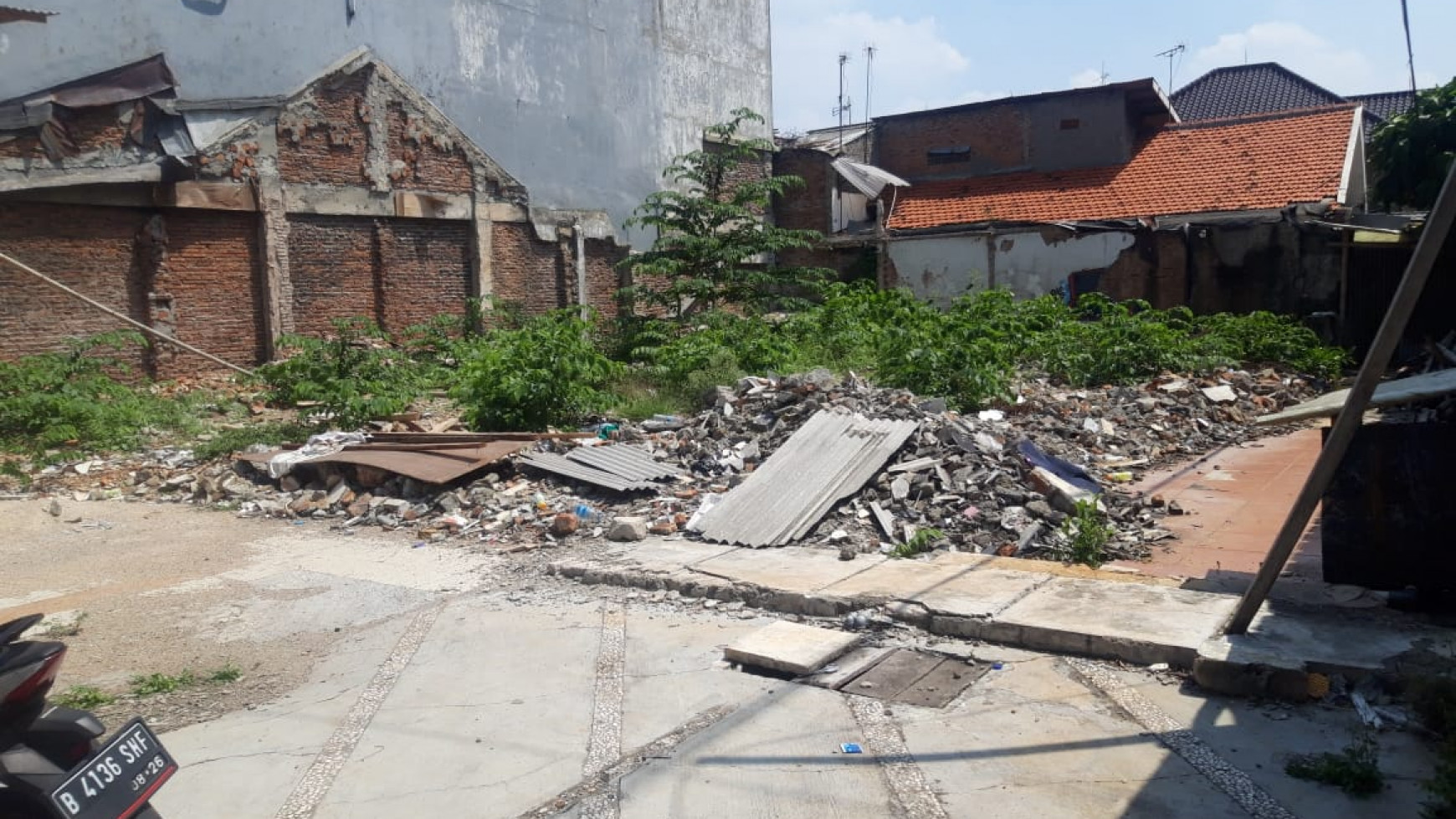 Tanah sangat bagus untuk ruang usaha/ Komersil Area , Tebet, Jakarta Selatan