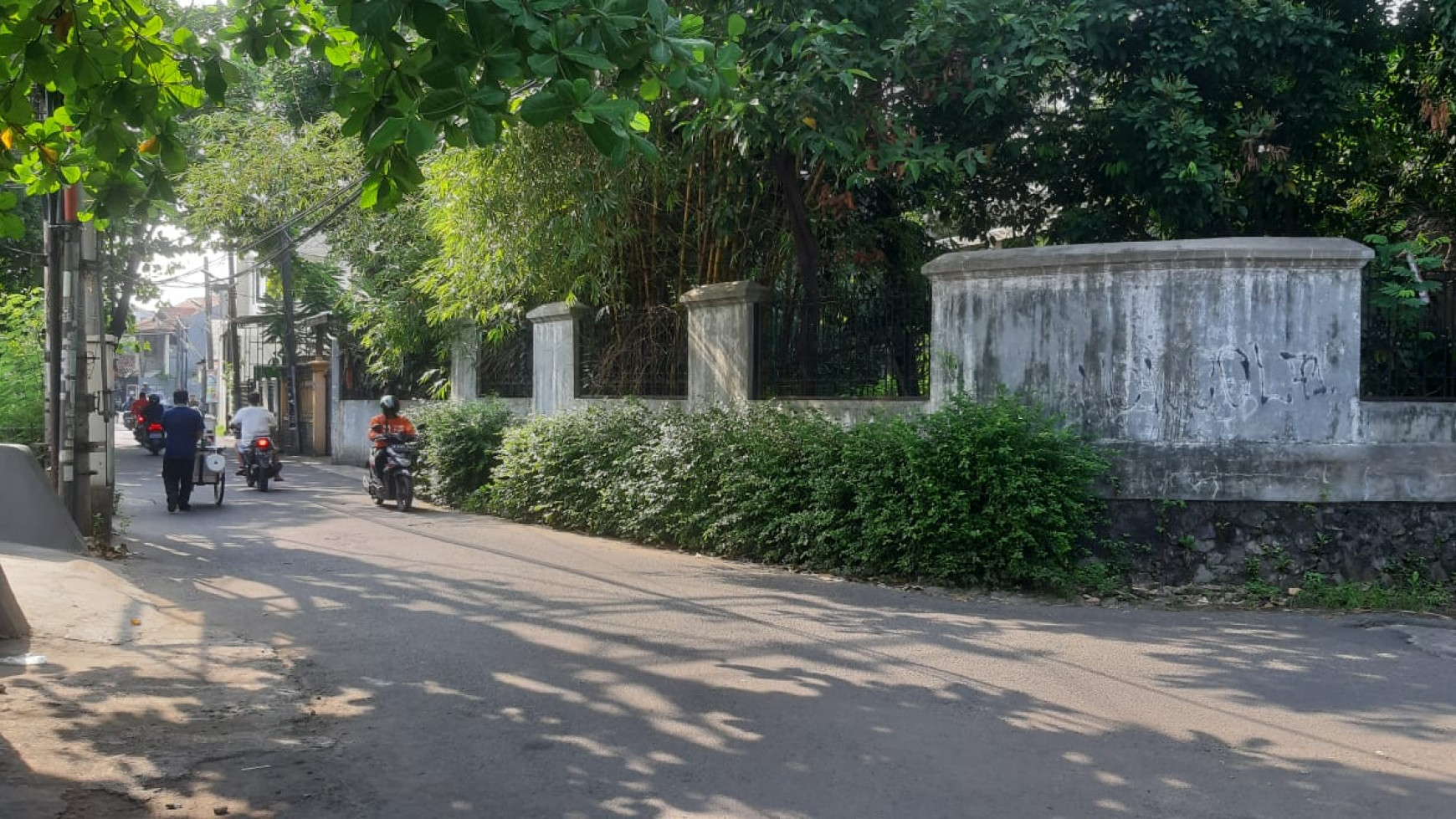 Rumah Hoek Di Lokasi Strategis Jl Wijaya Kusuma Pondok Betung, Tangerang Selatan