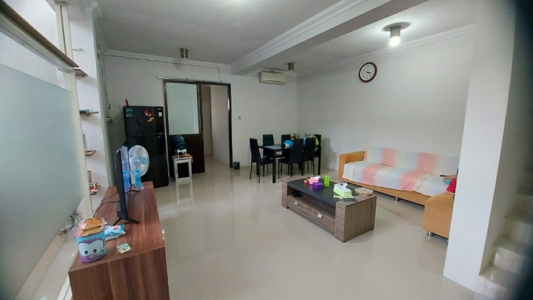 2 Milyar-an Rumah Babatan Pratama Wiyung Surabaya Barat- 5 K.Tidur BESAR2- FULL FURNISHED- Dekat Pakuwon Mall