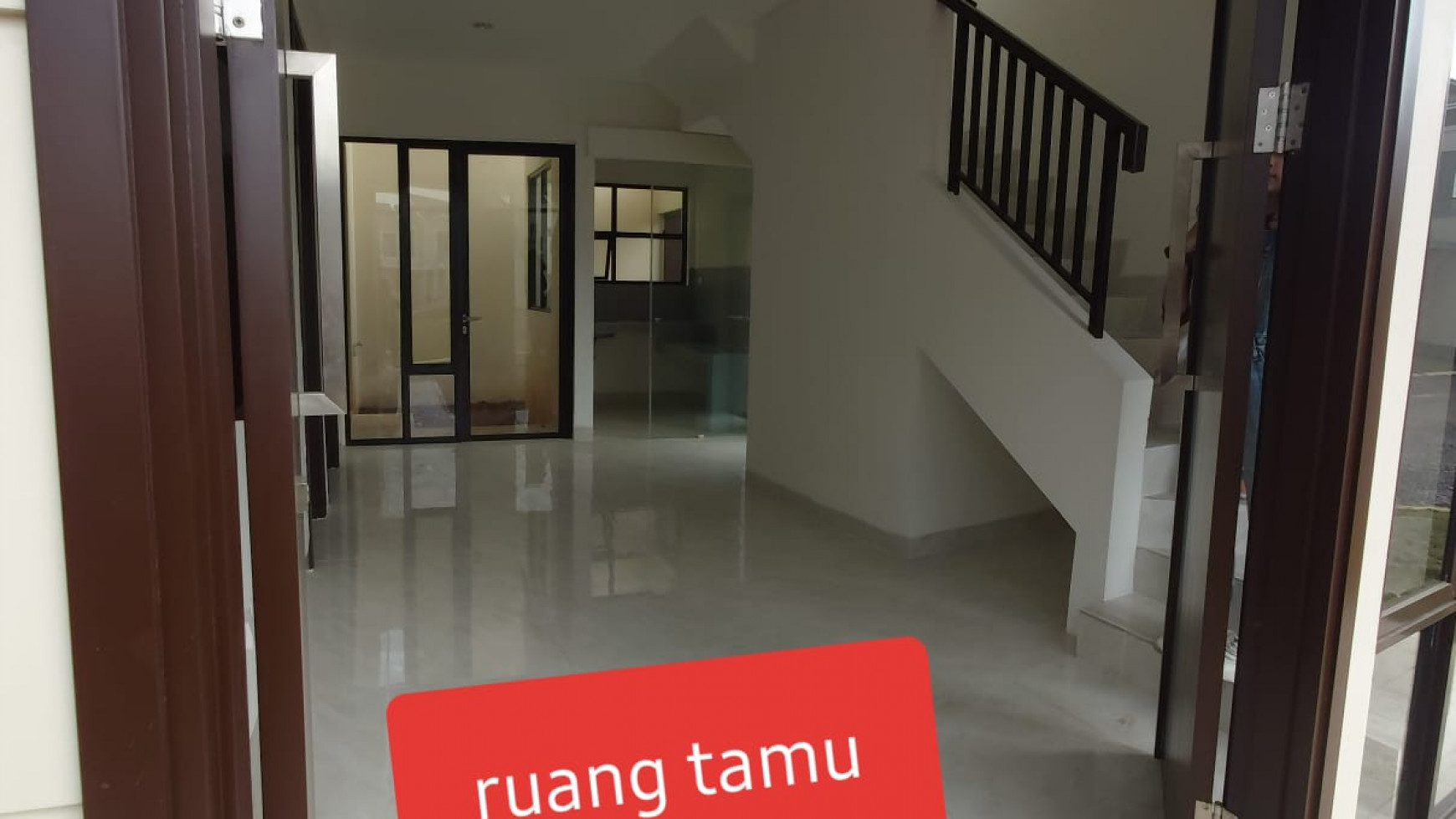 Rumah Bagus Di Lavon Swancity Tangerang Banten