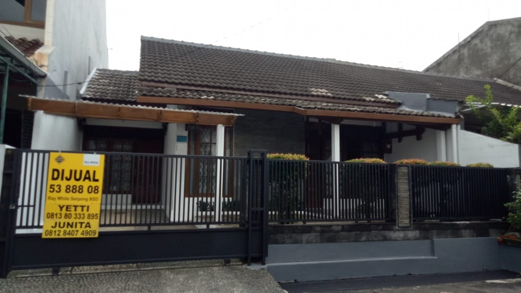 Rumah siap huni di Bukit Indah