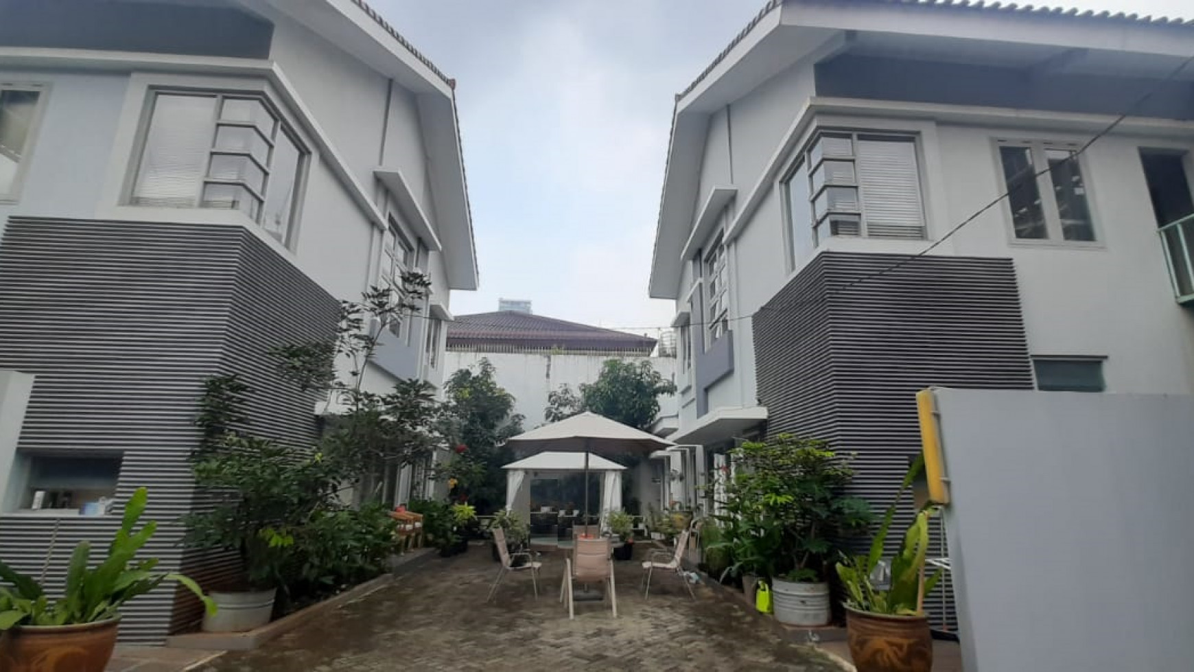 Dijual 4 unit rumah di menteng jakarta pusat