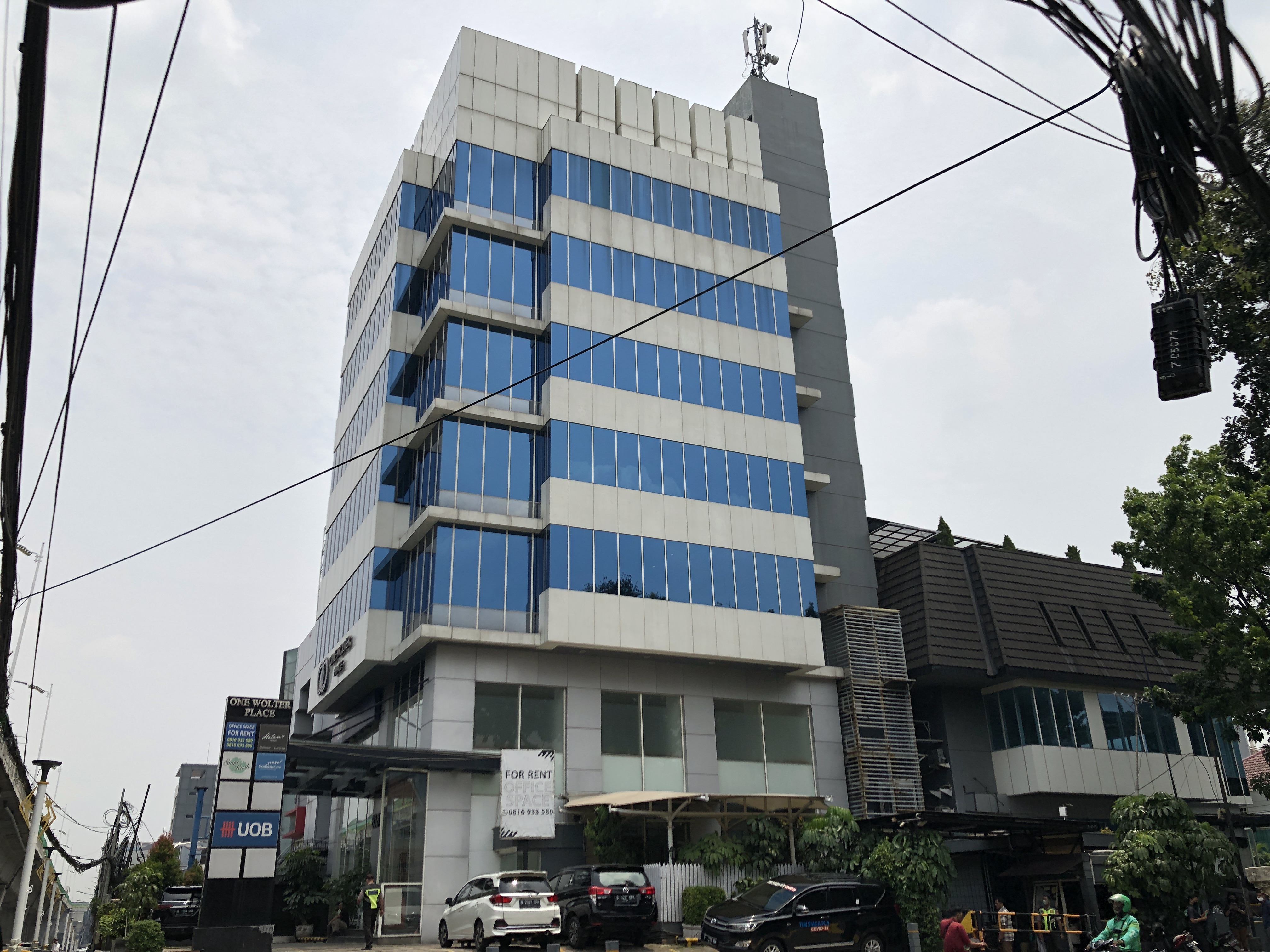 Office Building Wolter Monginsidi Kebayoran Baru