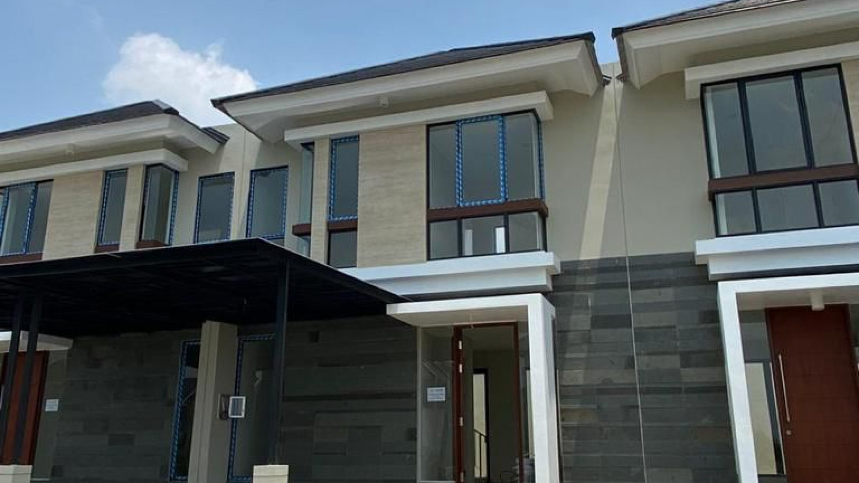 Dijual Rumah New Semi Furnished 4 KT North West Hill Citraland Lake View