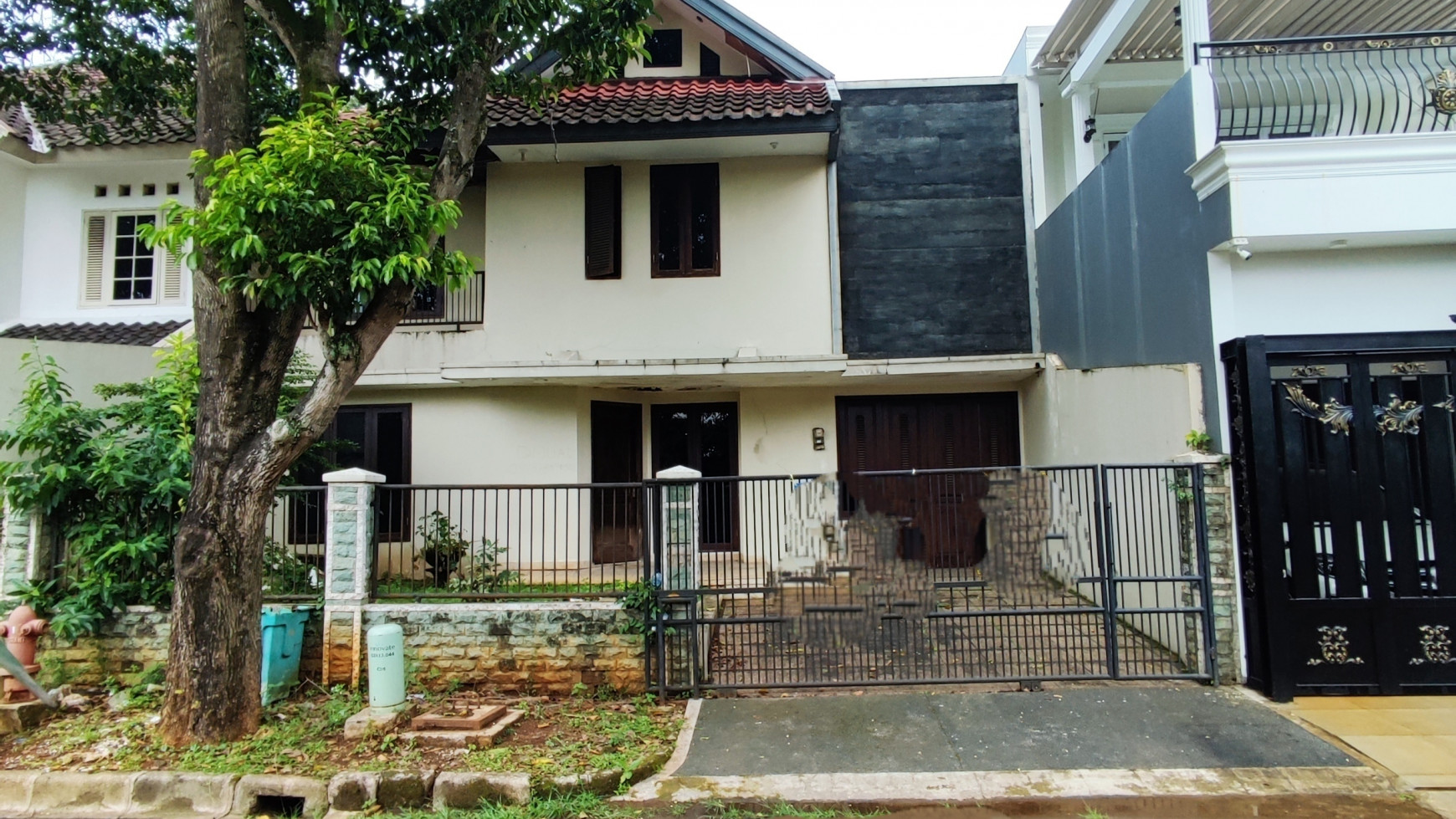 Termurah. Rumah 2 Lantai Giri Loka. BSD..