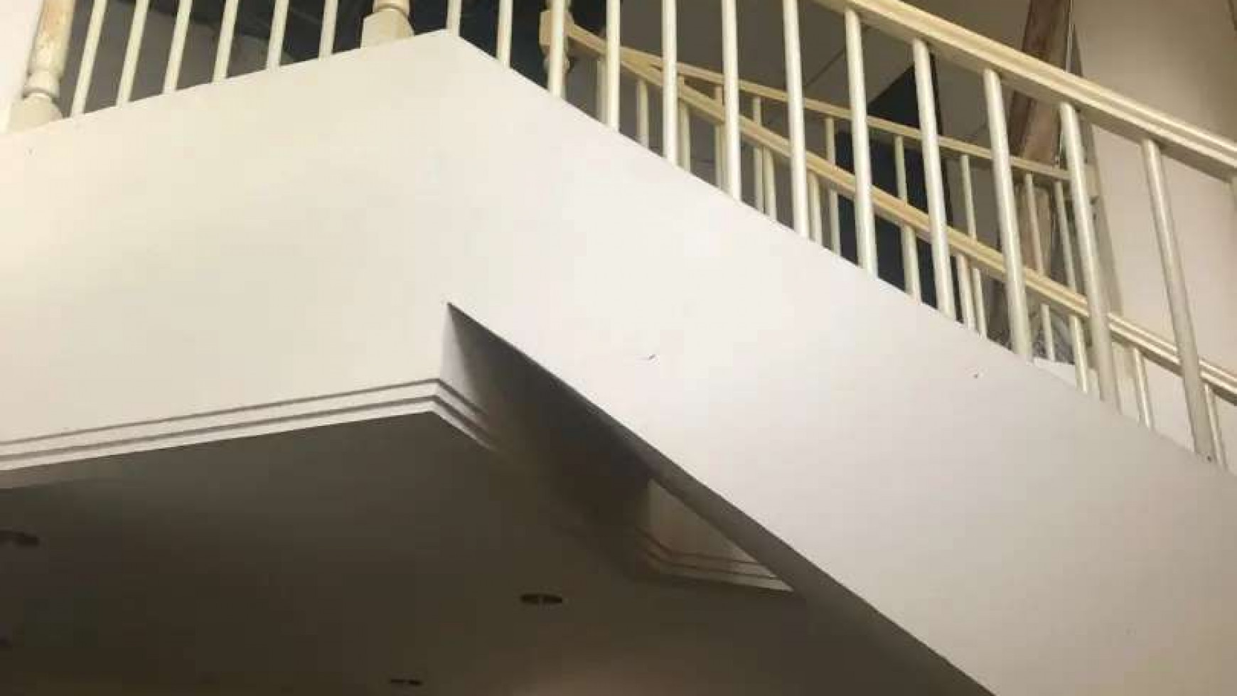 Termurah. Rumah 2 Lantai Giri Loka. BSD..