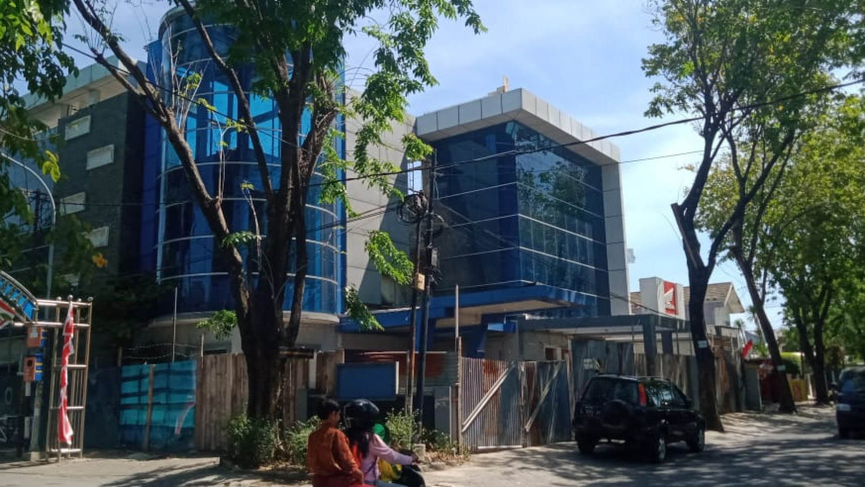 Dijual Gedung Perkantoran Raya Manunggal Kebonsari- Jambangan - Surabaya- Ada LIFT- Strategis Nol Jalan RAYA Komersial area 