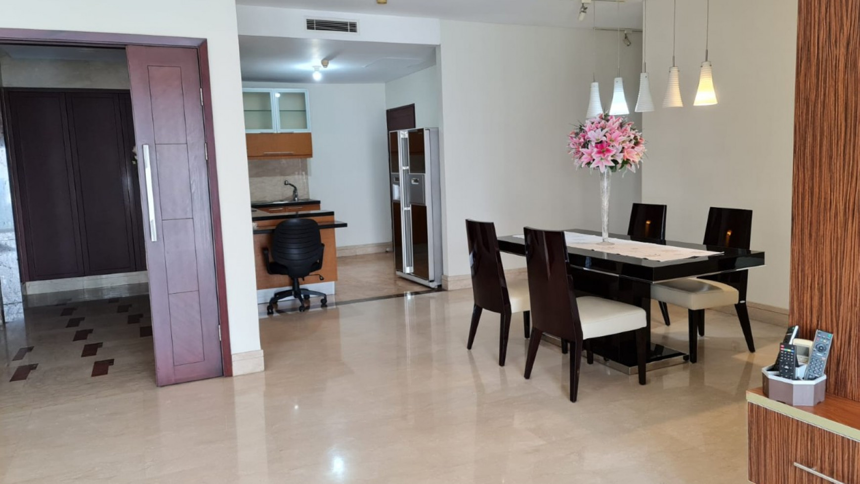 Apartemen Full Furnish, Lokasi  Strategis, sebrang Pasific Place & Dikelilingi Gedung Perkantoran Luas 171m2