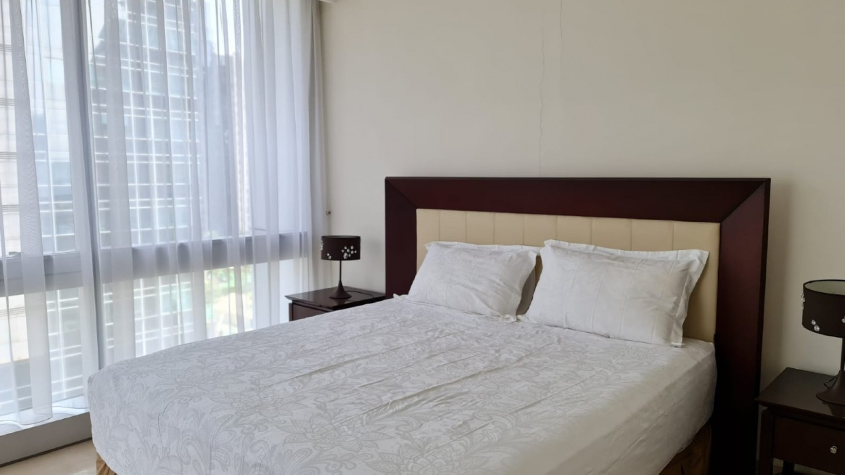 Apartemen Full Furnish, Lokasi  Strategis, sebrang Pasific Place & Dikelilingi Gedung Perkantoran Luas 171m2