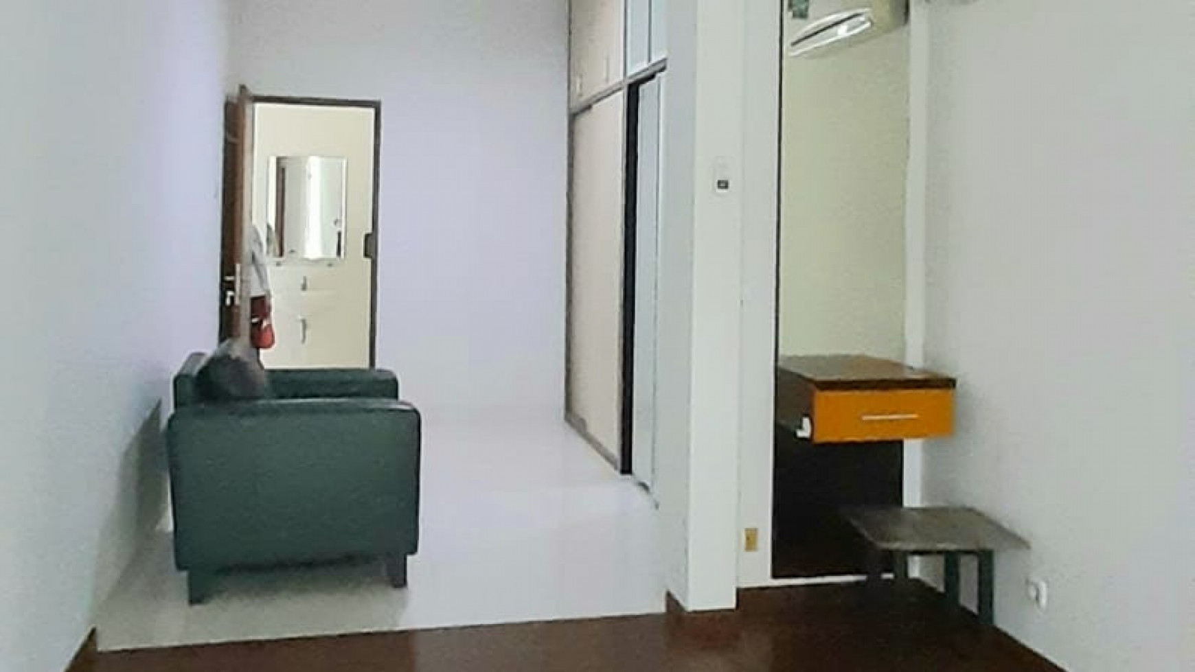 Rumah Modern Minimalis LT 84m LB 150m Harga 70Jt/Thn nego di Cluster Emerald Bintaro Jaya