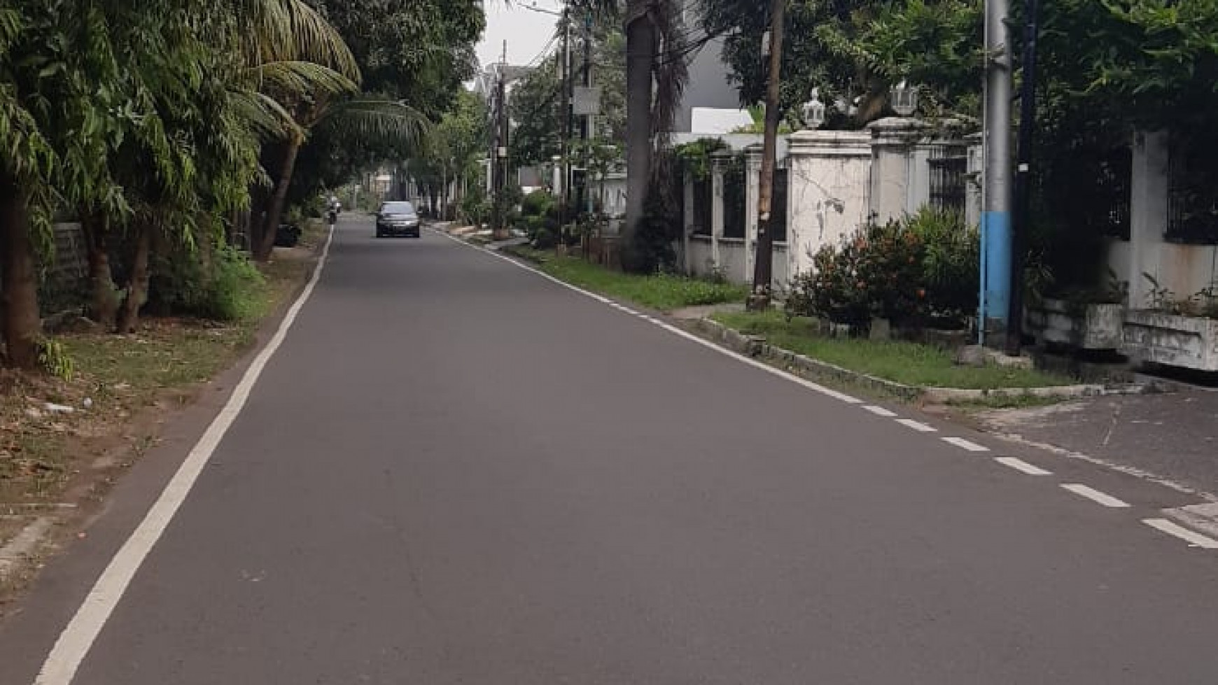 Rumah Tua Lokasi di Strategis di Pulomas Jakarta Timur