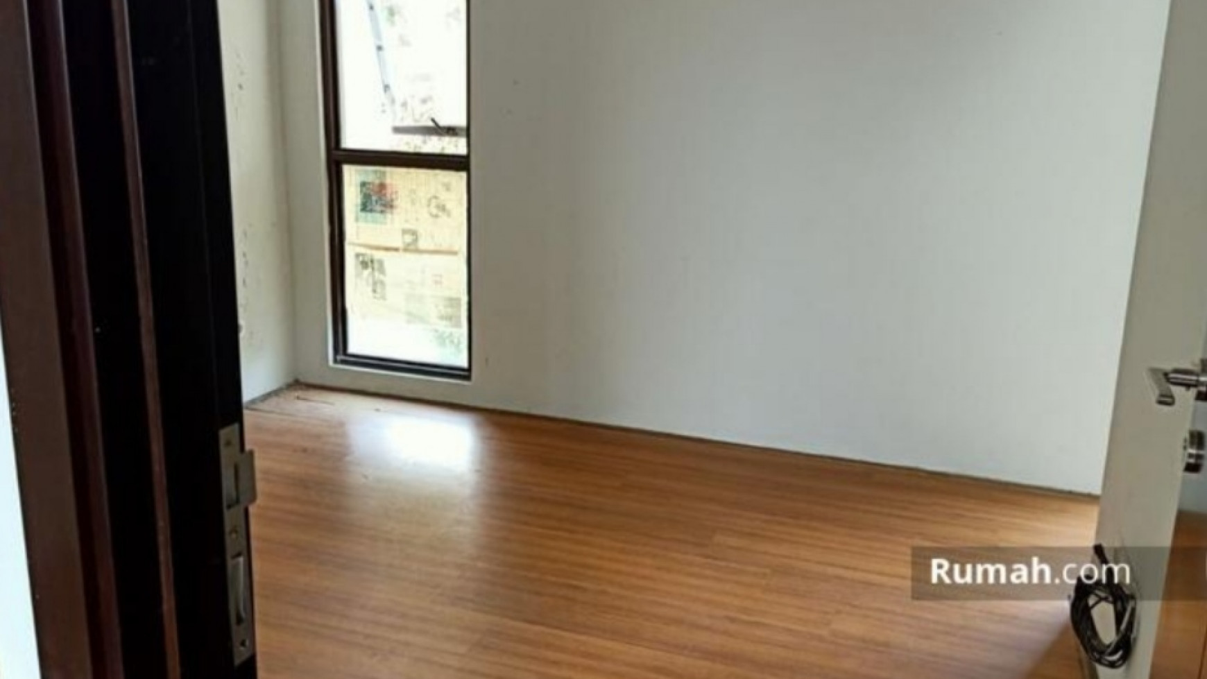 Hot Properti. Rumah Mewah The Eminent Precia, Bsd
