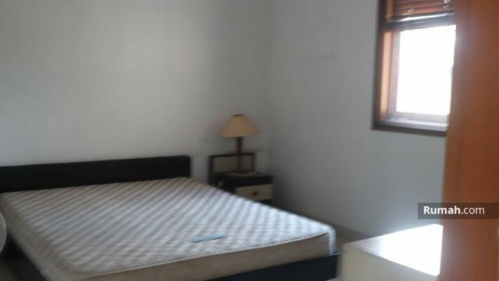 Banting Harga. Rumah Bagus Taman Giri Loka, BSD.