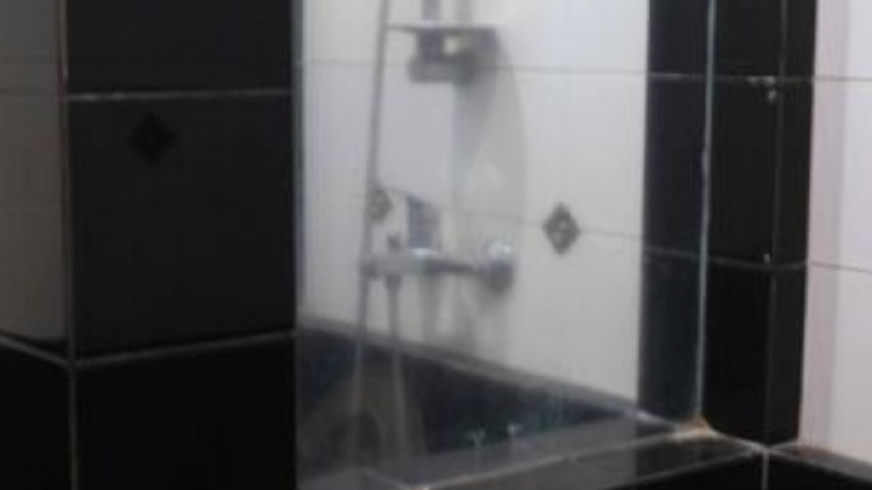 Banting Harga. Rumah Bagus Taman Giri Loka, BSD.