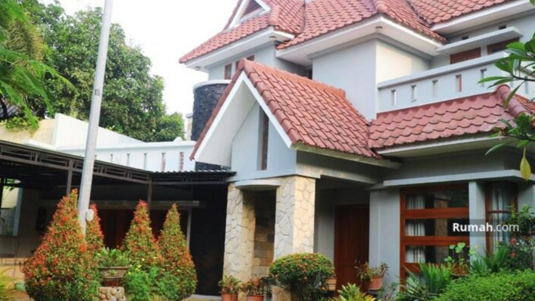 Banting Harga. Rumah Bagus Taman Giri Loka, BSD.