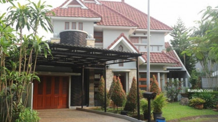 Banting Harga. Rumah Bagus Taman Giri Loka, BSD.