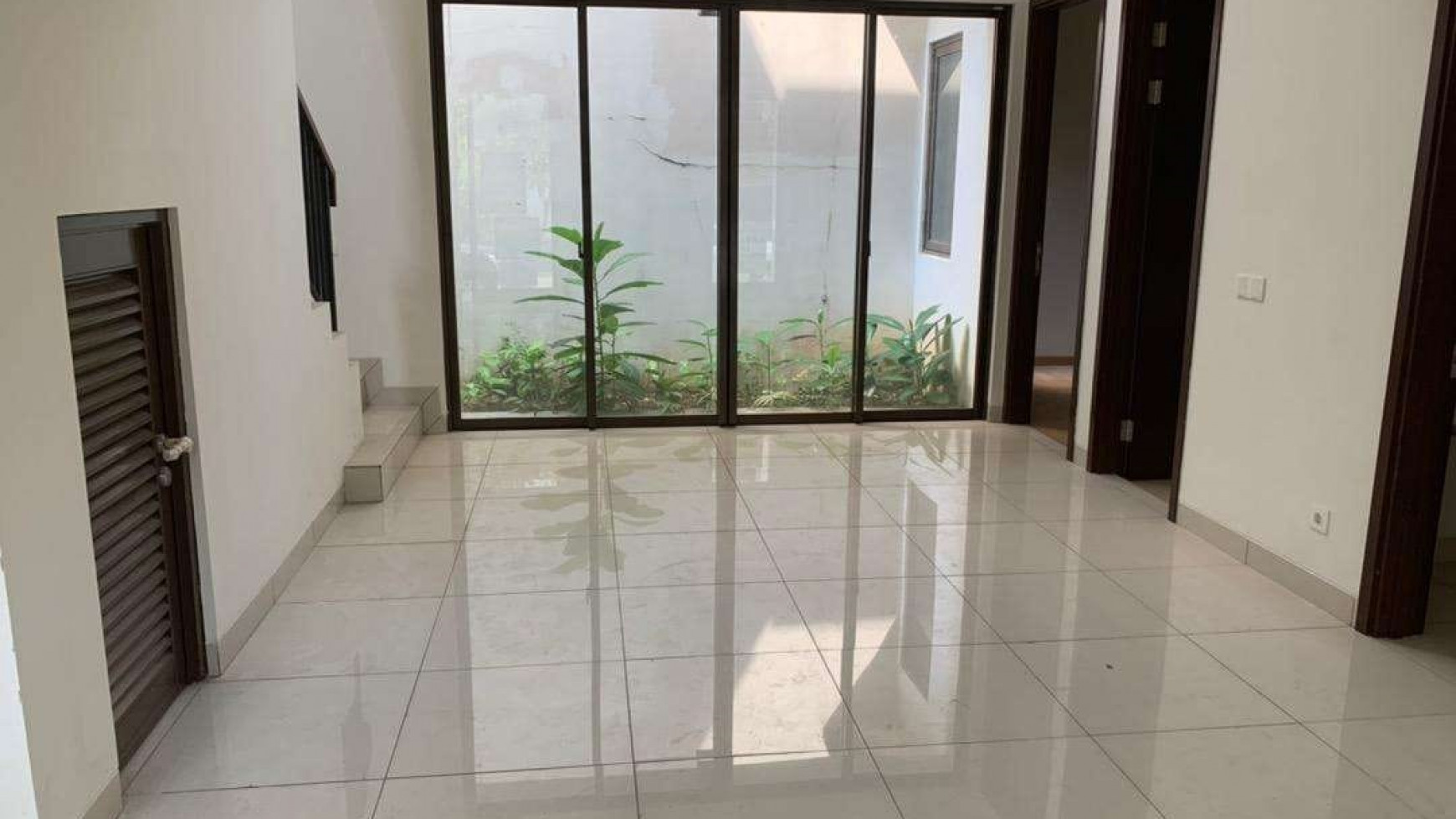 RUMAH BERGAYA MINIMALIS DI BSD CITY - EMINENT PRESTIGIA