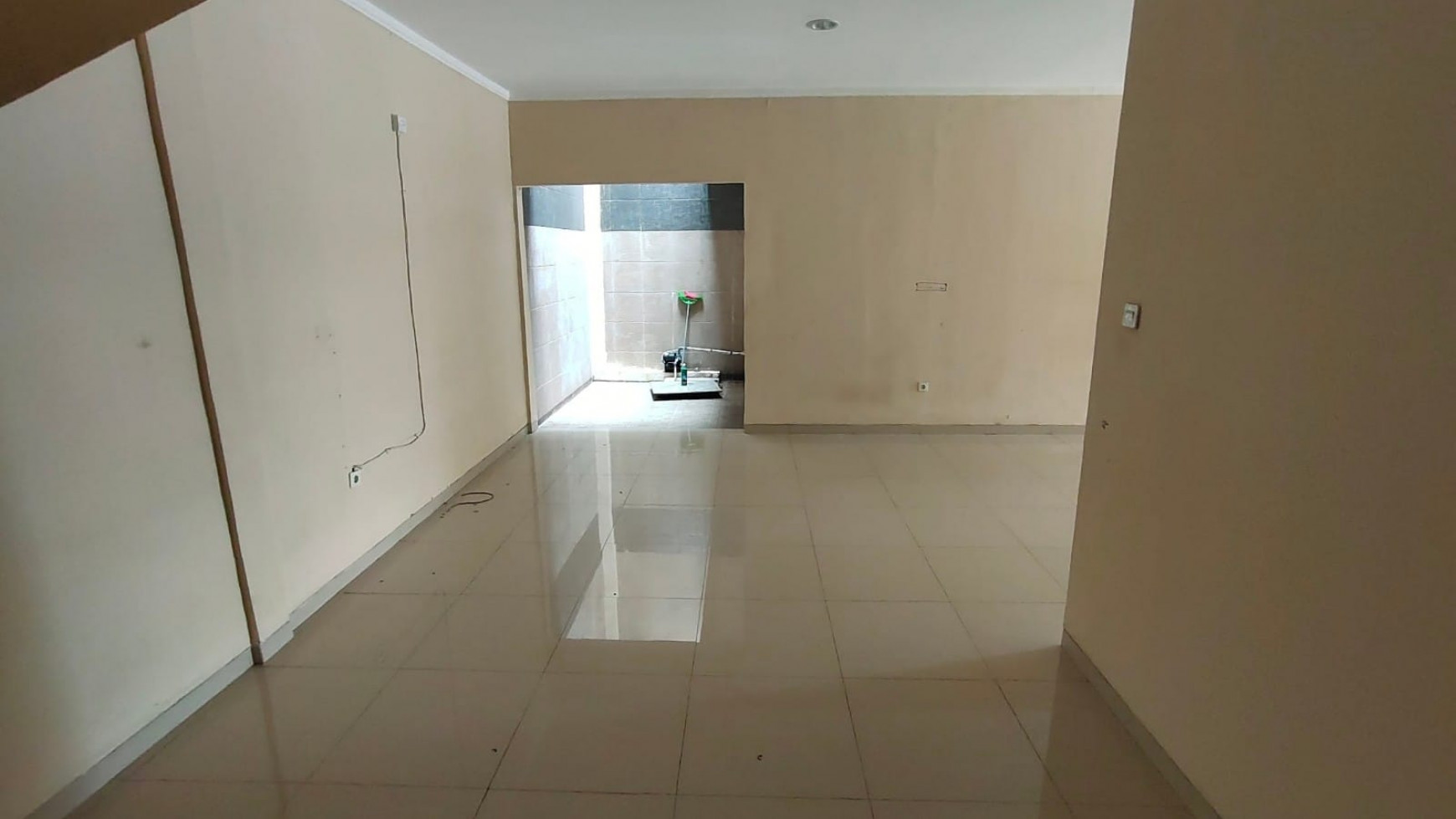 RUMAH GRIYA LOKA dg Kamar Tidur besar di BSD City