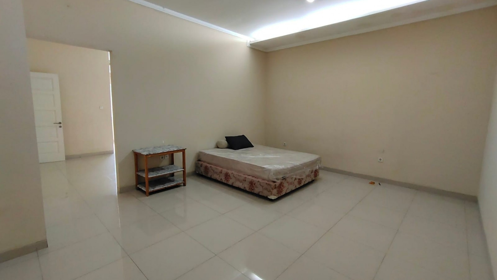 RUMAH GRIYA LOKA dg Kamar Tidur besar di BSD City