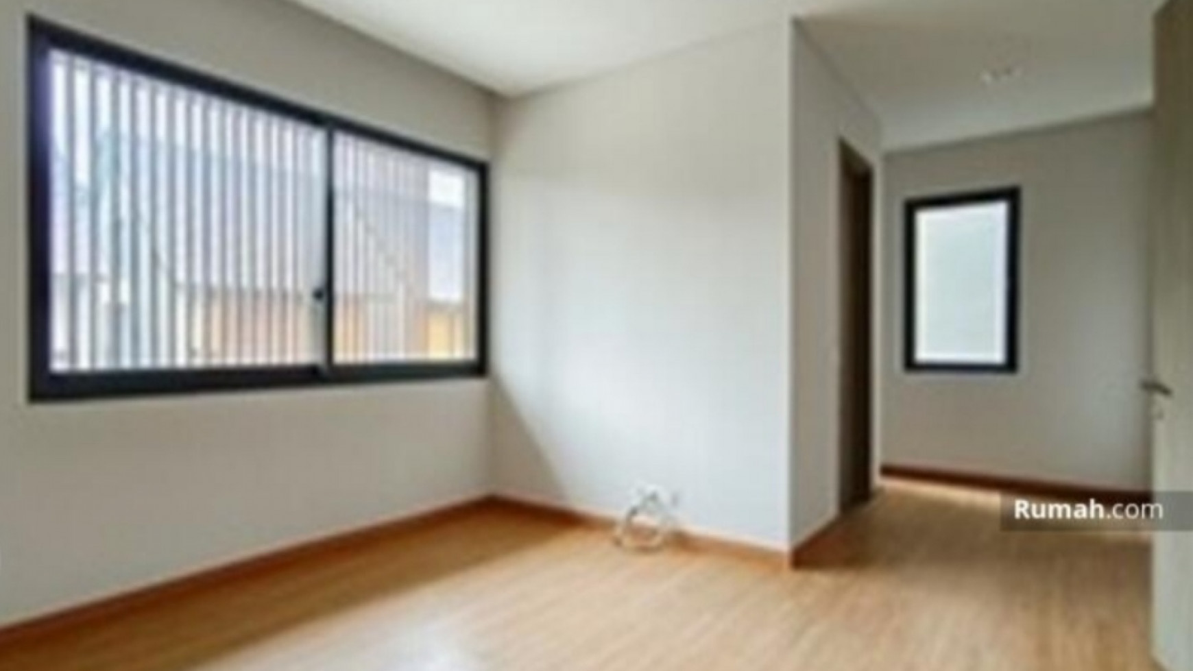 Jarang Ada. Rumah Modern Cluster Caelus Greenwich Park, BSD