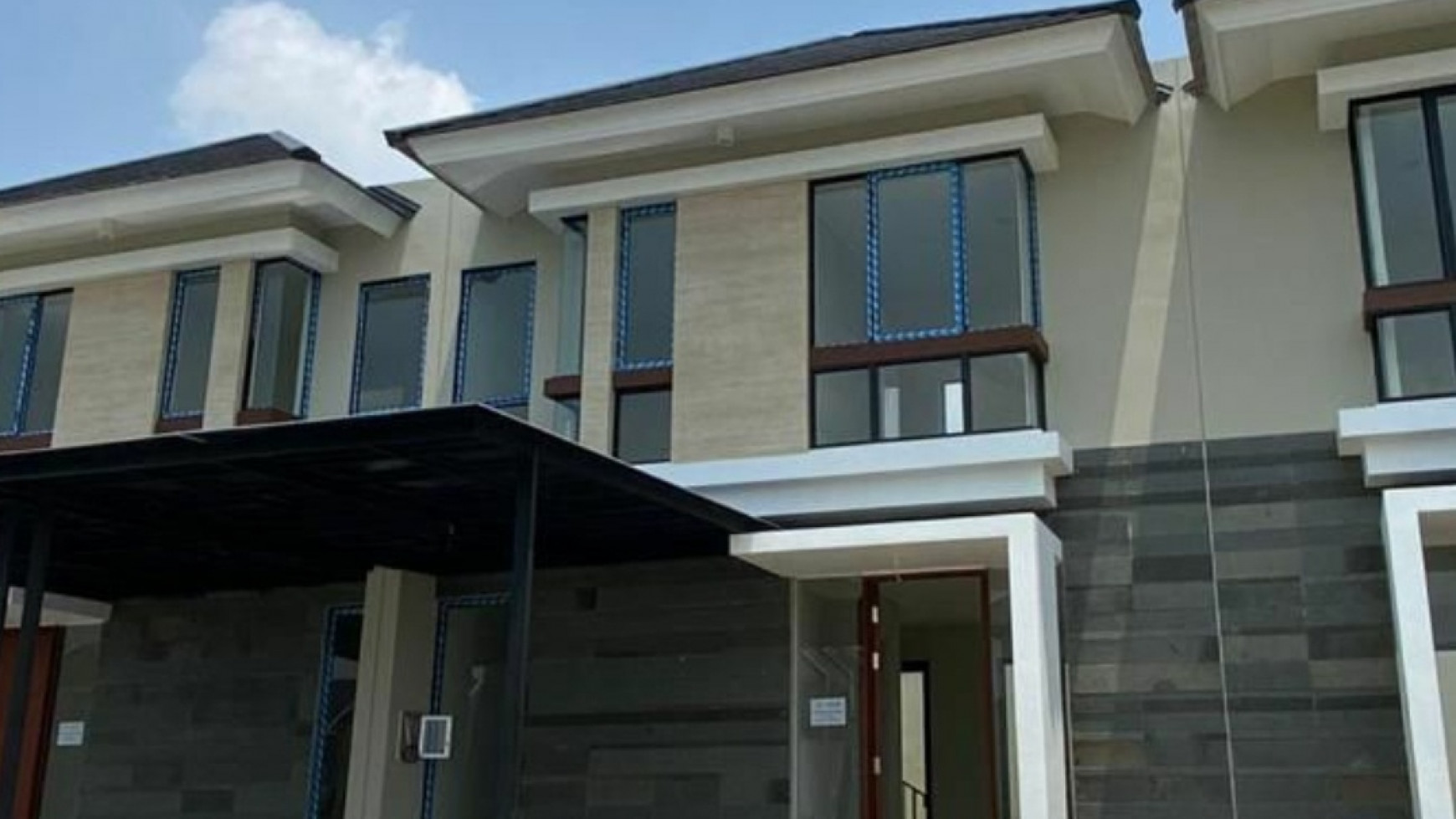 Dijual Rumah North West Hill Citraland Surabaya- SPESIAL View Danau - SMART Home Technology- K.Tidur 4+1 - SEMI Furnished - Bisa KPR Bank