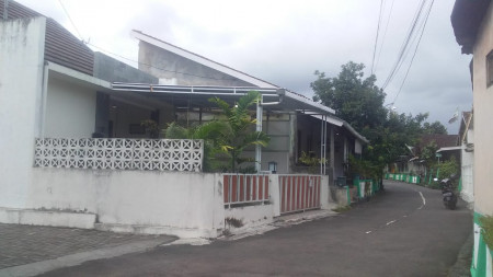 RUMAH FURNSIH DI JL. GOTA GATI