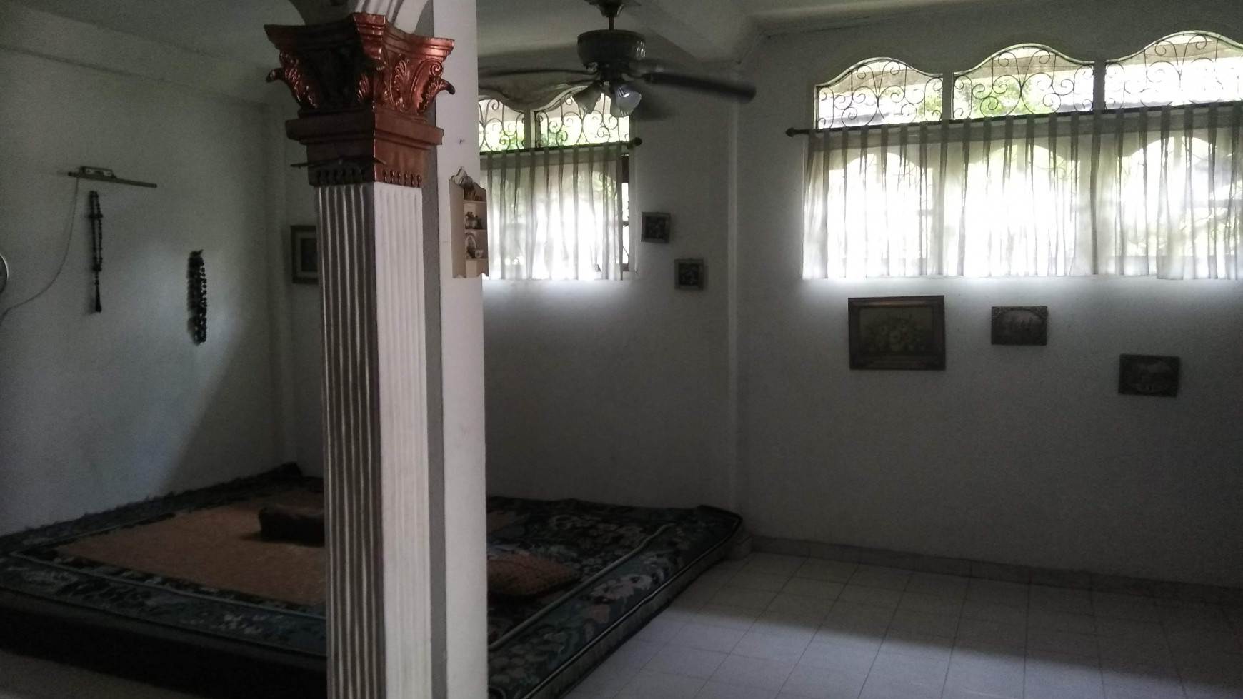 Harga super MURAH Rumah 2 Lantai  jl.Slamet Riyadi  Matraman