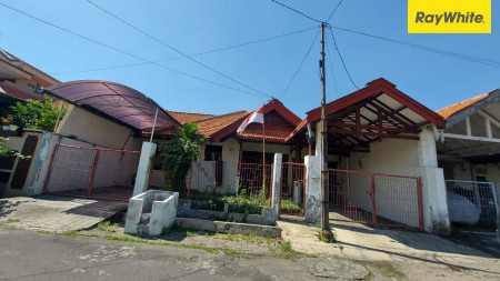 Dijual Rumah di Jalan Nginden Intan Barat Surabaya