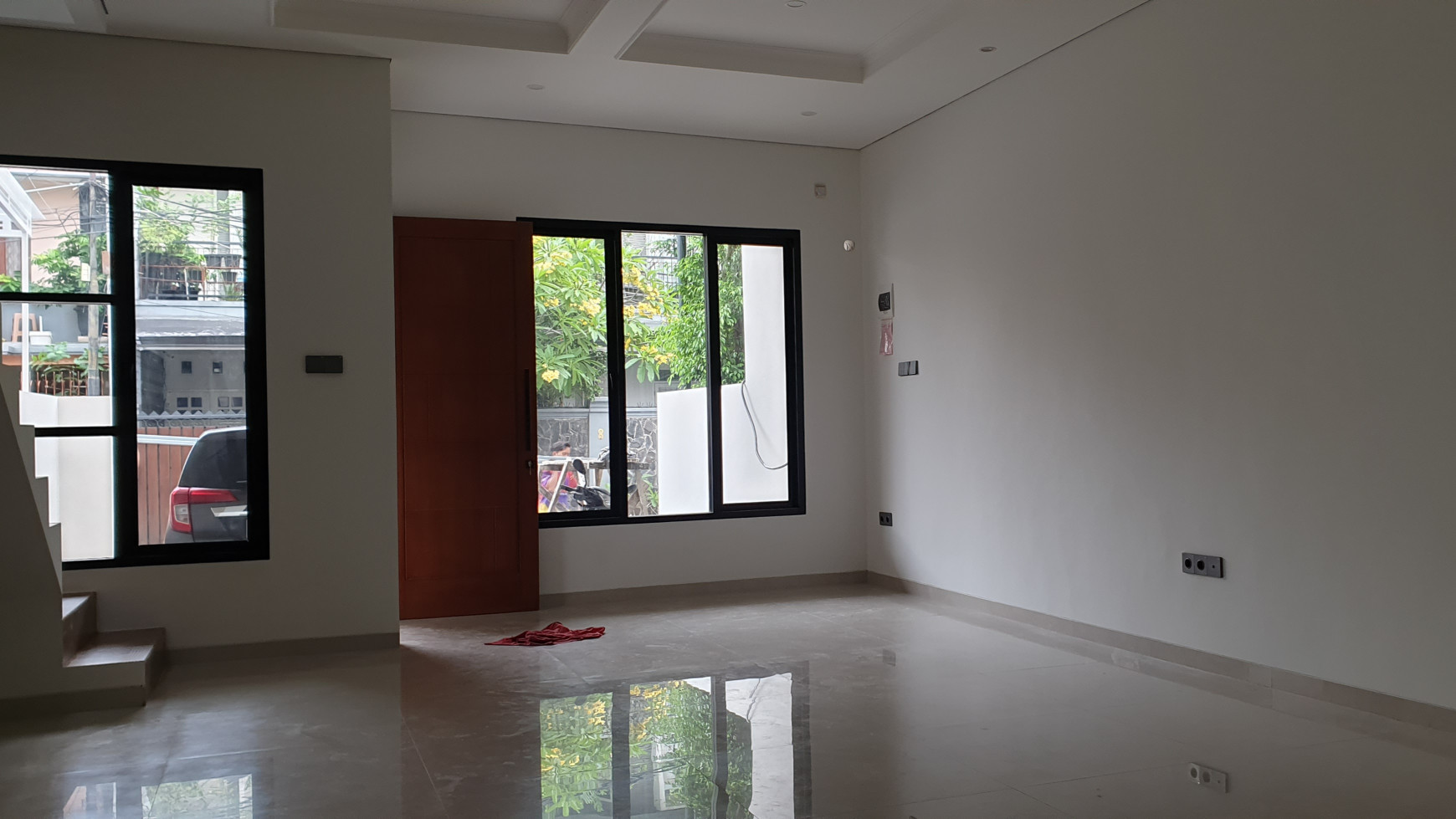 Murah Bagus Banget Rumah Baru Brand New 3 Lantai Kayu Putih Hub: 0817 0120 620