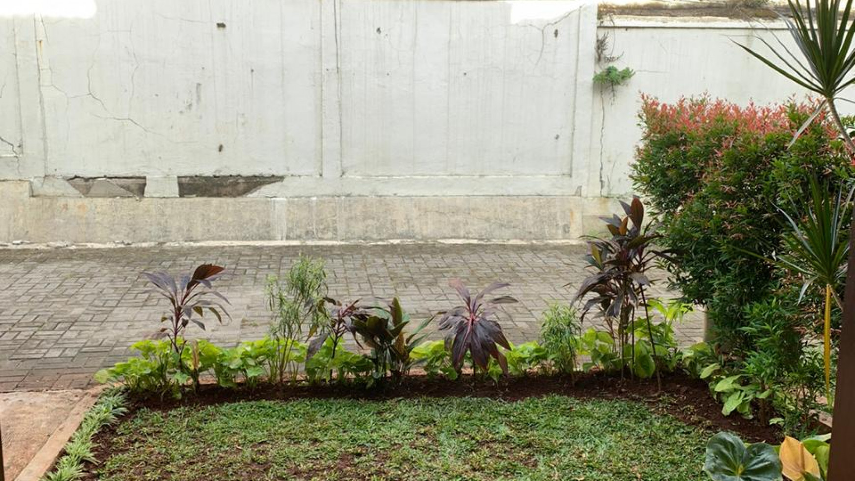 Rumah Minimalis siap huni, bagus dalam Cluster di Bintaro