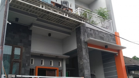 Dijual Rumah di Wiyung Indah Surabaya