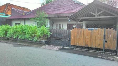 Rumah Tinggal/Usaha Lokasi Strategis Jatinegara