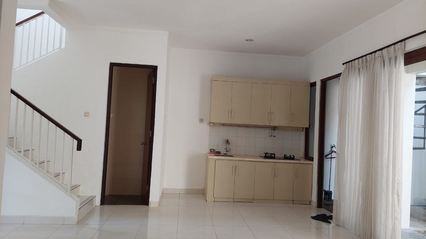 Rumah Bagus Siap Huni Dalam Cluster Bintaro Sektor 9.