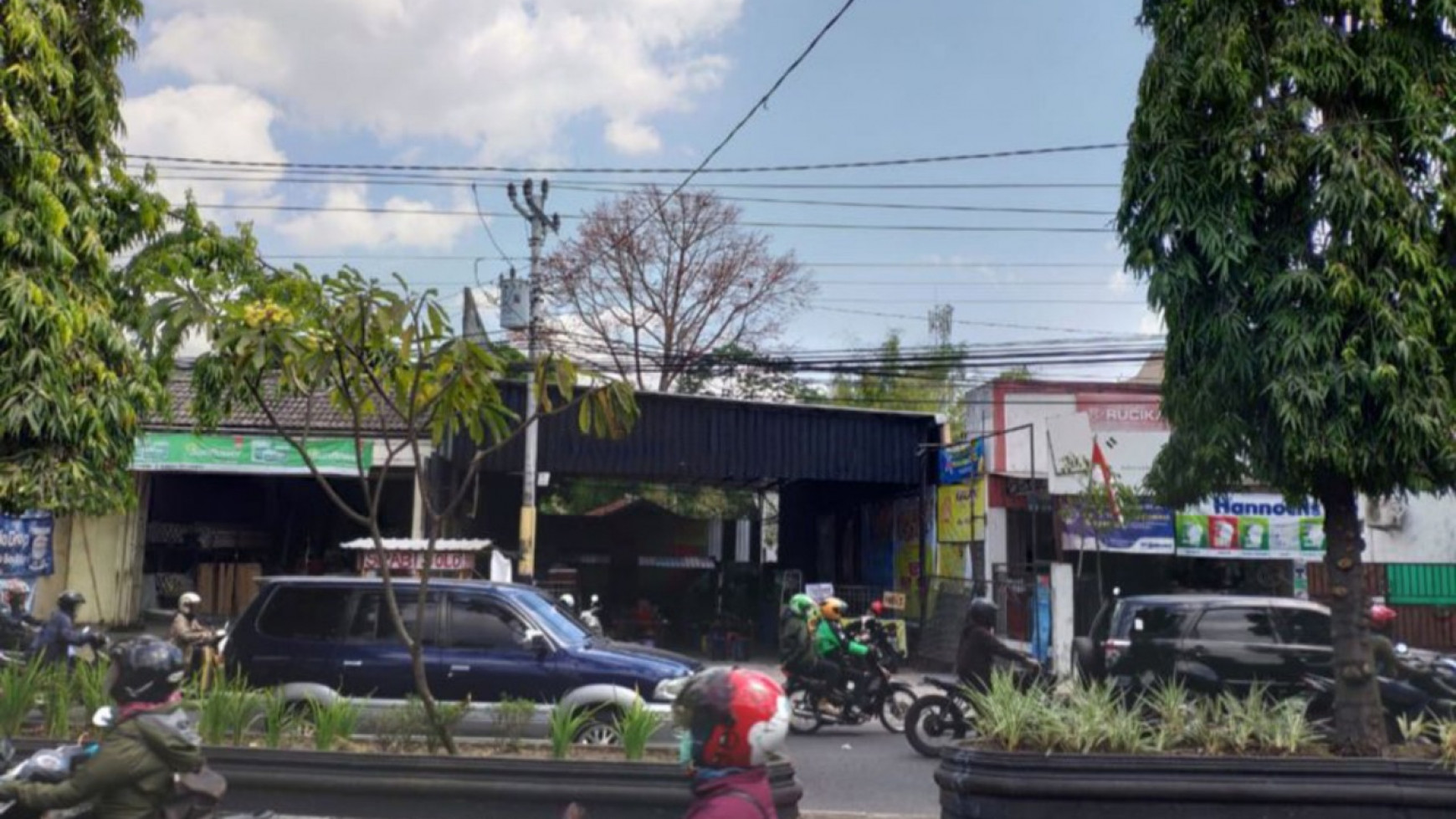 TEMPAT USAHA LOKASI STRATEGIS DI GEJAYAN