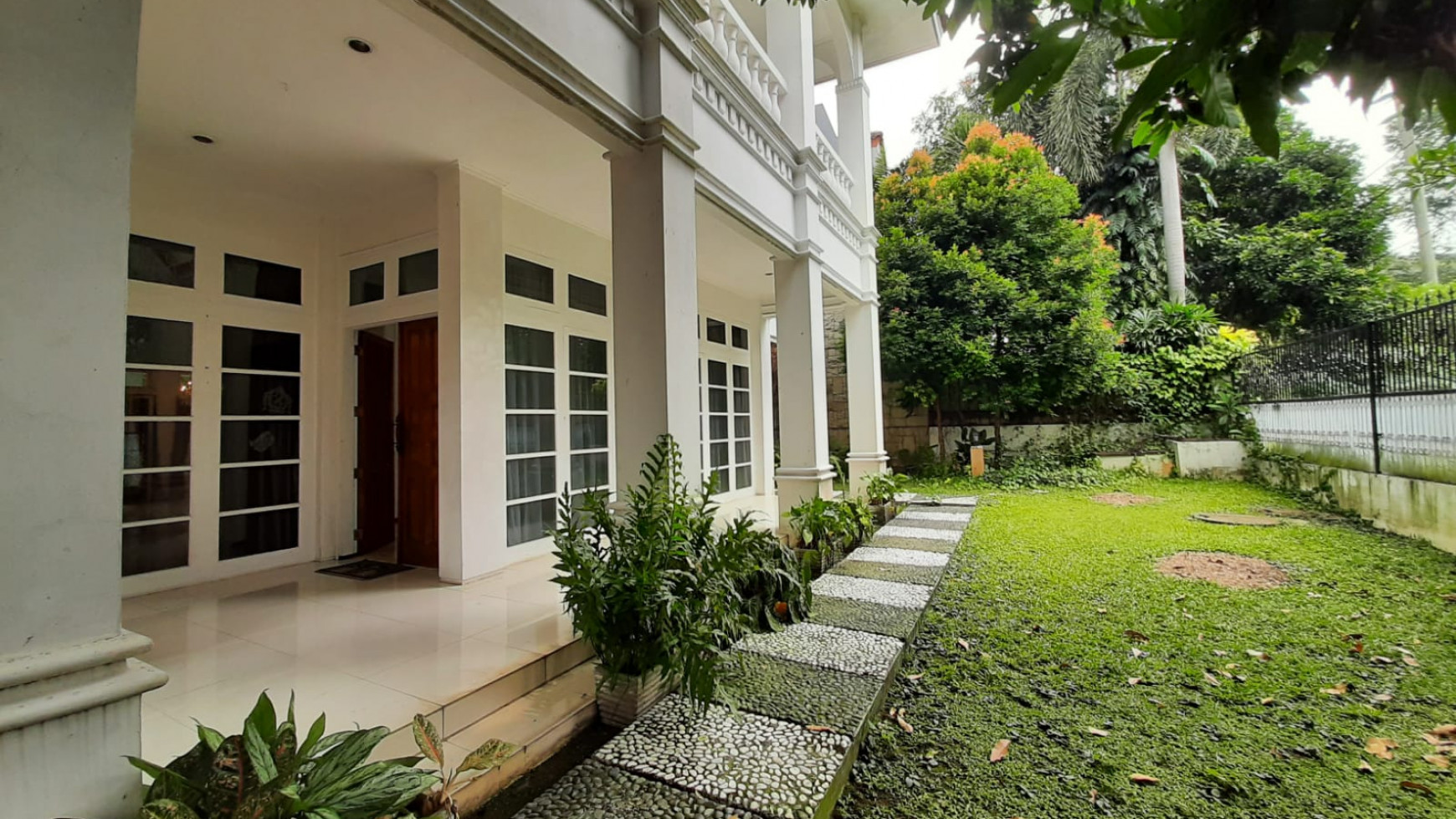 RUMAH CLASSIC MEGAH - ASRI DAN ELITE LINGKUNGANNYA DI PONDOK INDAH 