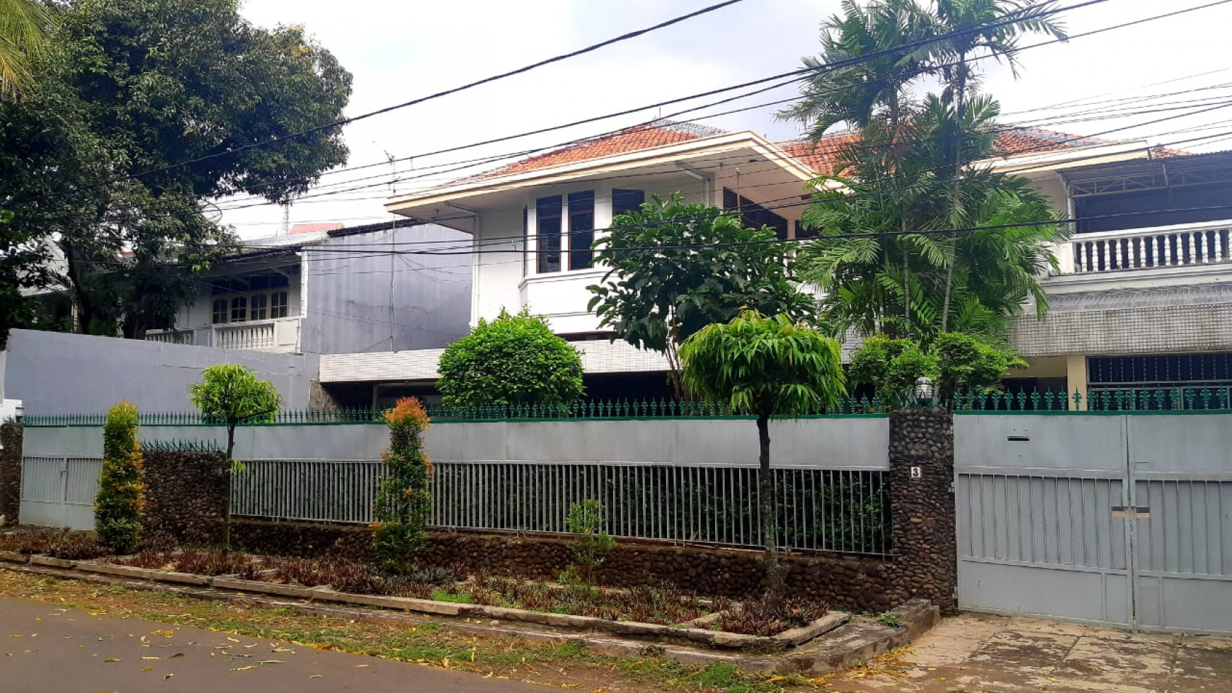 RUMAH DIJUAL JALAN WIJAYA KEBAYORAN BARU JAKARTA SELATAN