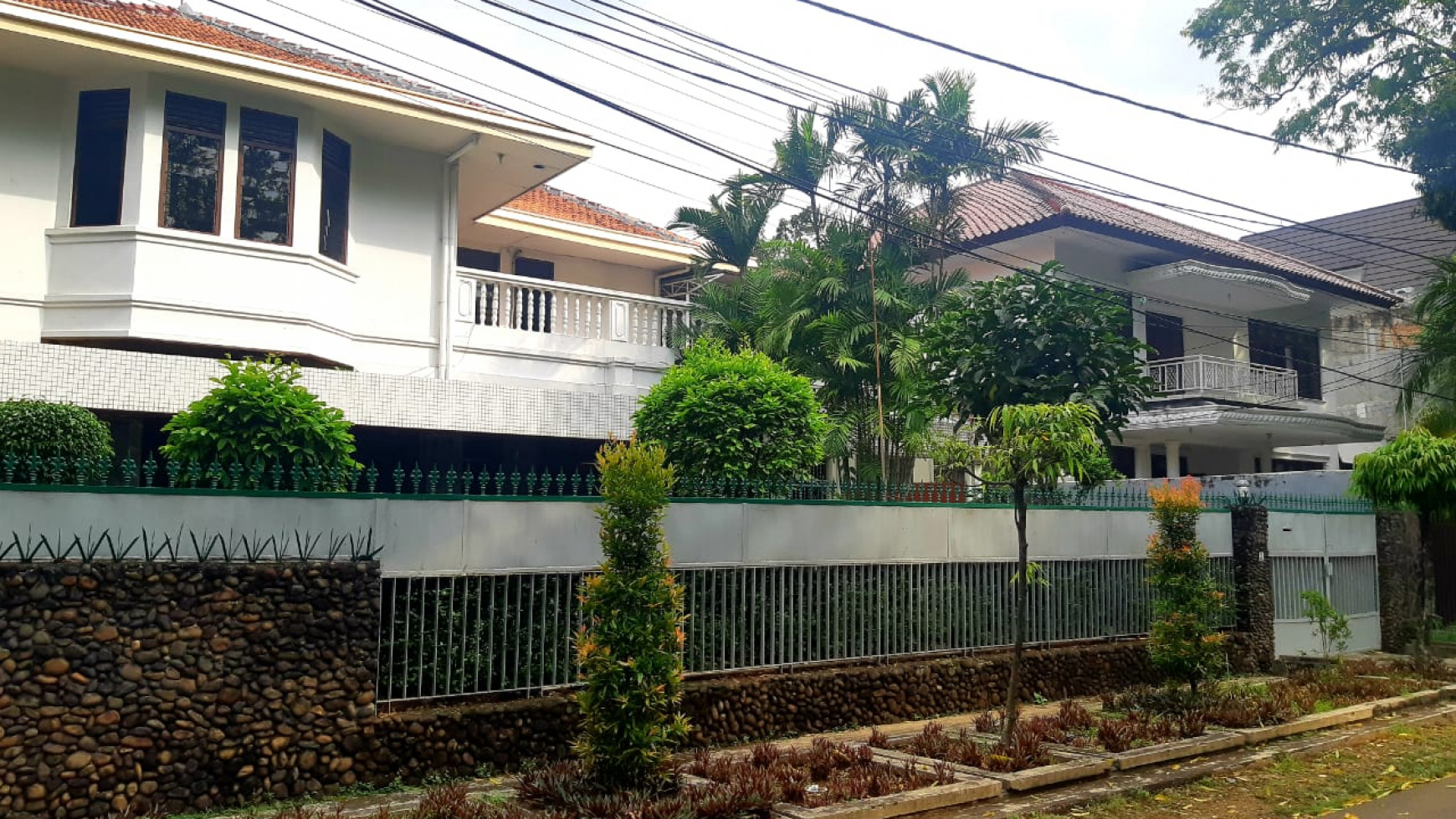 RUMAH DIJUAL JALAN WIJAYA KEBAYORAN BARU JAKARTA SELATAN