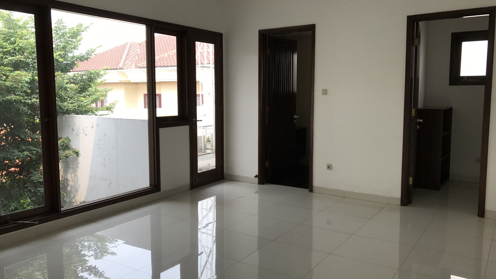 Beautiful Townhouse For Rent at Kemang