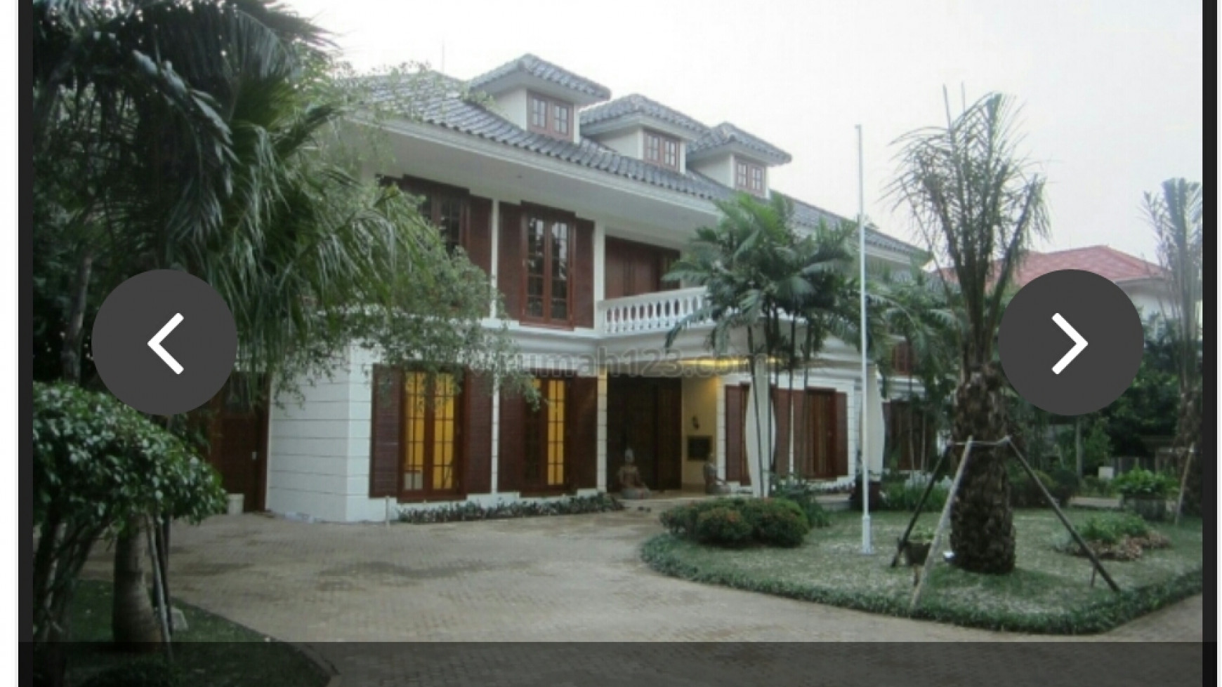 Very BEAUTIFUL and LUXURY house in Kemang with HUGE Backyar