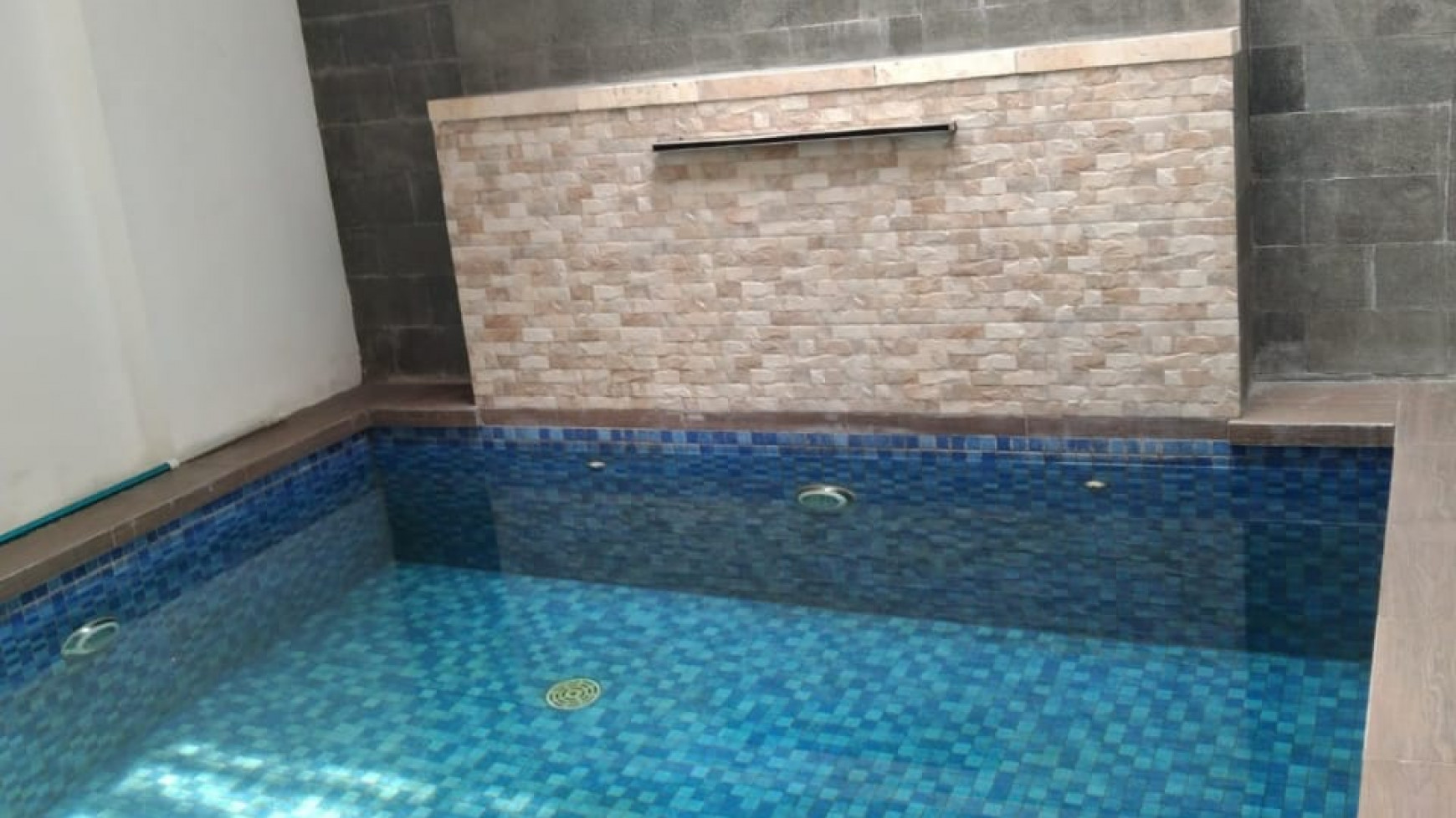 Jl. Limau, Swimming pool , Dekat Gandaria City 