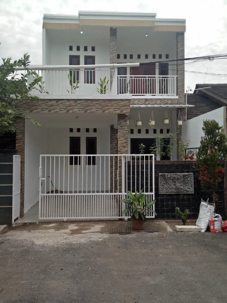 Rumah siap huni di Perumahan  Green Garden  Cinangka,  Pondok Cabe - Depok