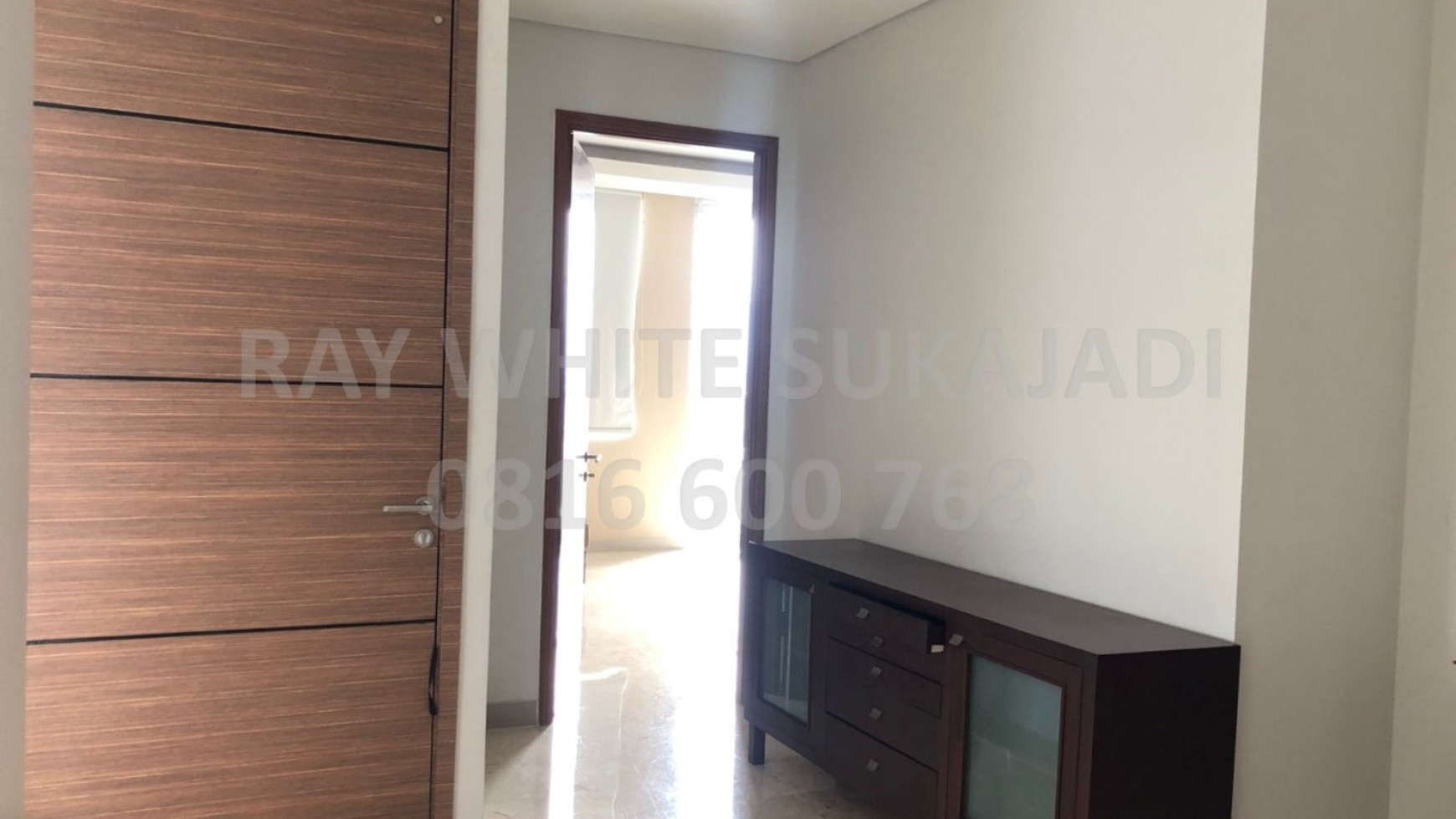 DIJUAL Apt Dago Suites Sangat luas (126 m&#xb2;) Lantai 15