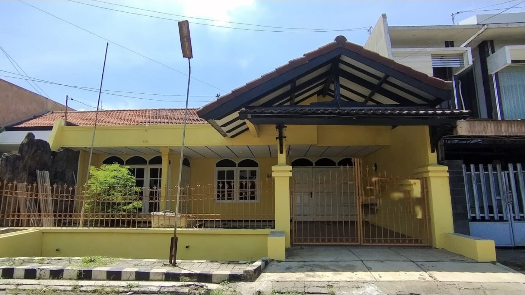 Dijual Rumah Strategis Super Murah di Jemursari Timur Surabaya