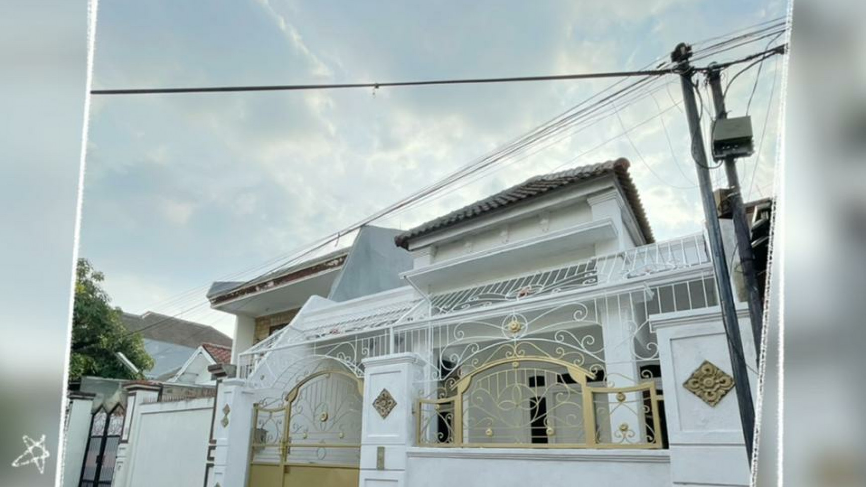 Dijual Rumah Lebak Indah Timur - Baru 2 Lantai Bonus SEMI Furnished - Surabaya Timur- SHM