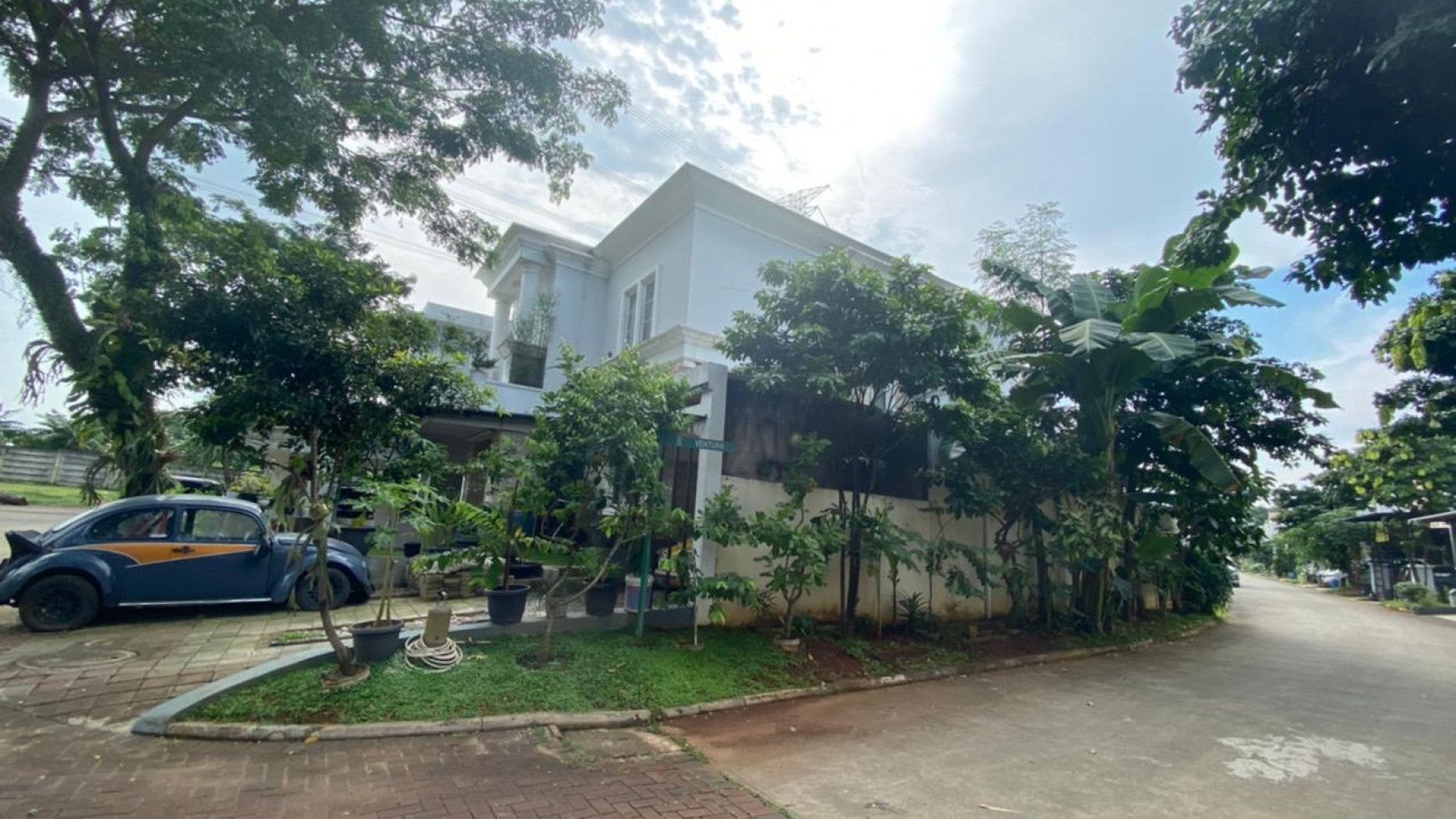 Dijual murah rumah di rolling Hills Lippo Karawaci Tangerang