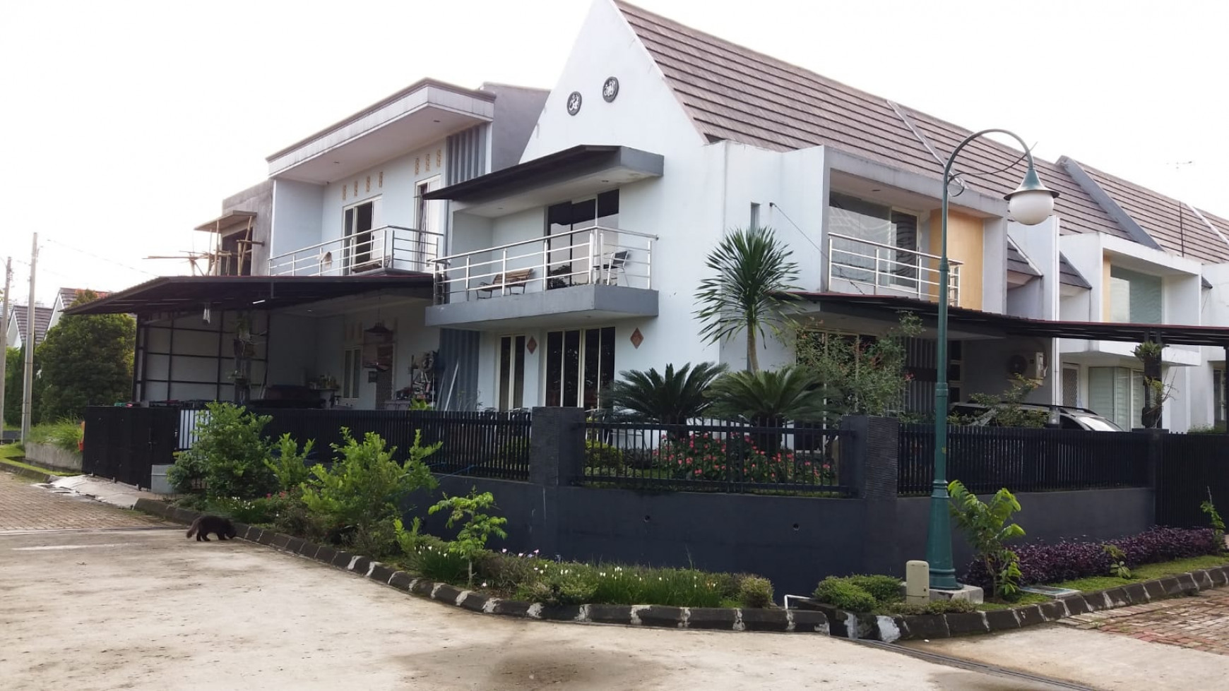 Rumah Mewah dengan View Gunung Yang Indah