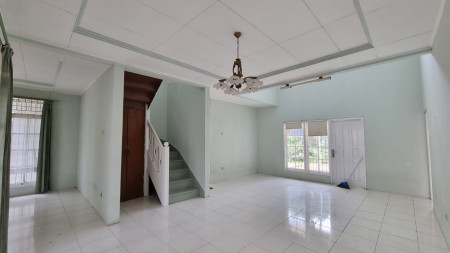 Rumah Siap Huni, Bangunan Kokoh dan Halaman Luas @Rajawali, Bintaro