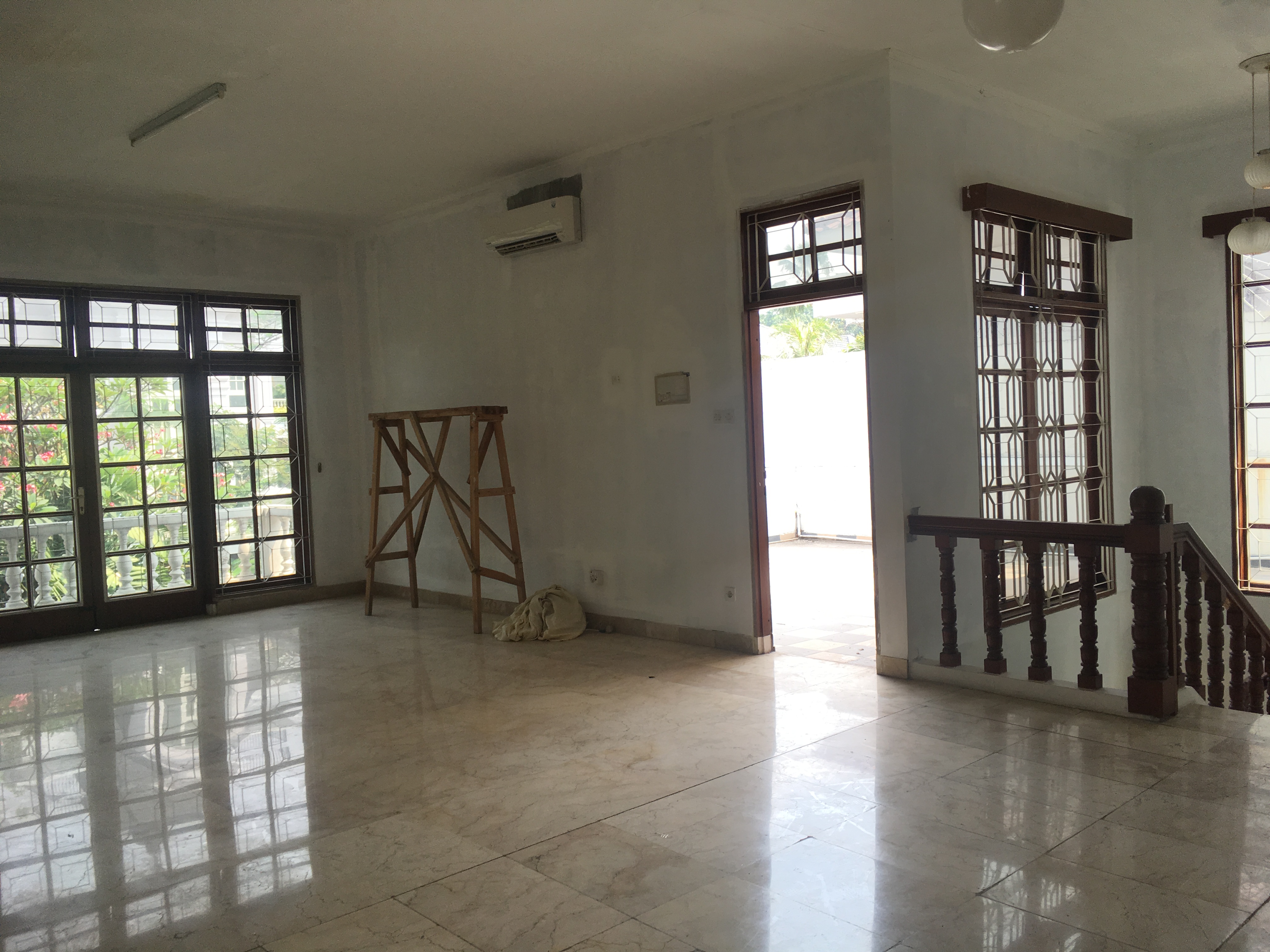 RUMAH DI KAWASAN ELIT PONDOK INDAH, JL SEKOLAH KENCANA